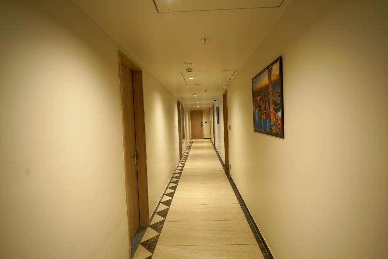 The Galleria Hotel Rajkot Esterno foto